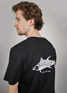 zwart T-shirt met witte vis